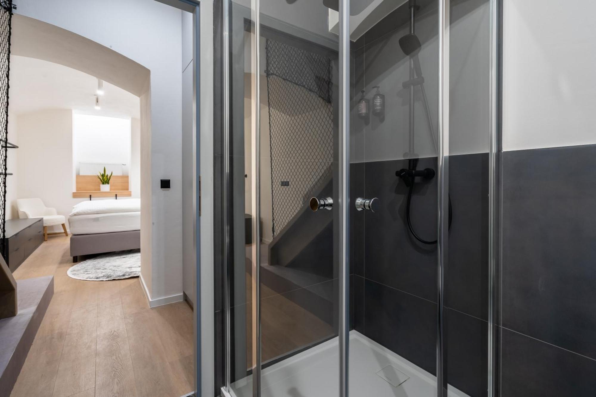 Honest Karlin Aparthotel Prague Room photo