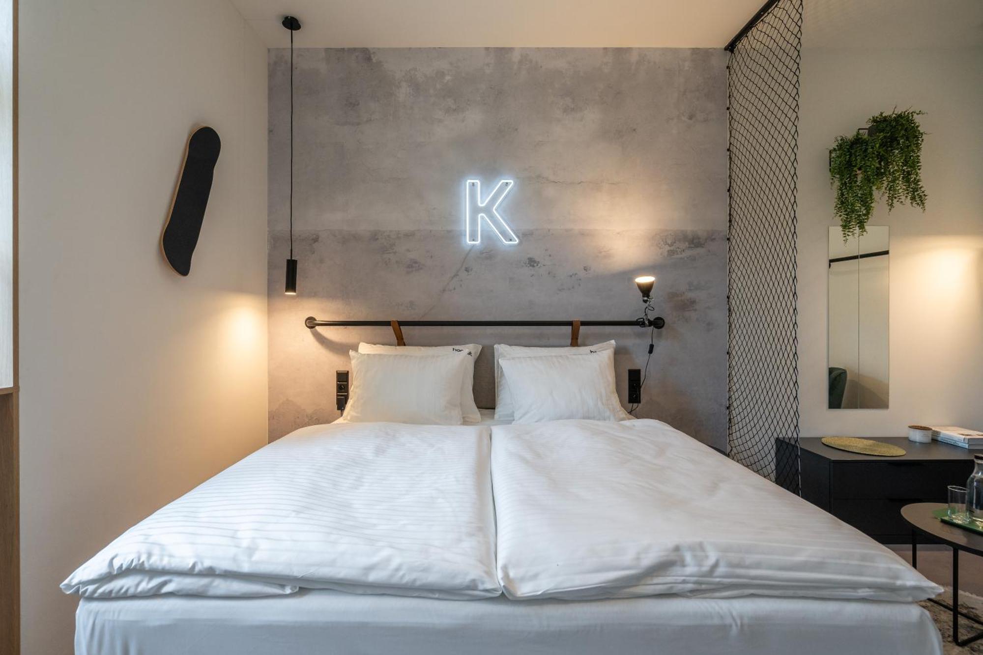 Honest Karlin Aparthotel Prague Room photo